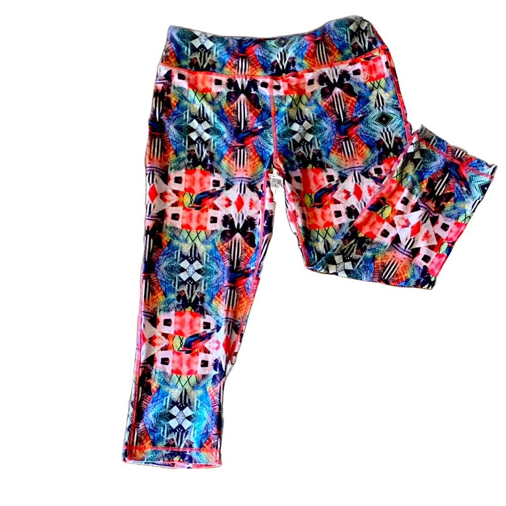 VOGO Athletica Patterned Capri Leggings Sz L